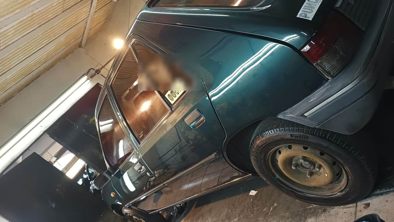 Auto estacionado tras el service